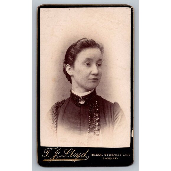 Antique T.J. Lloyd Cabinet Card Photograph Of Victorian Woman - Picture 1 of 2